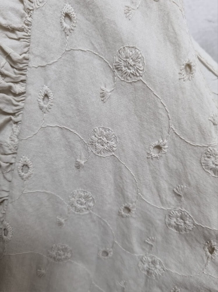 sukienka-neve-bezowa-boho-jesienna-falbany-guziki-azurowa-bawelna-romantyczna-butik-szykownia-14