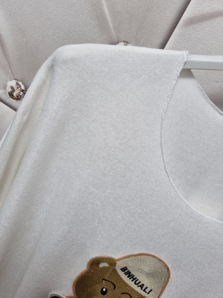 sweter-bialy-oversize-teddy-mis-aplikacja-wygodny-modny-nietoperzowy-luzny-big-size-wloski-wiskoza-butik-szykownia-9