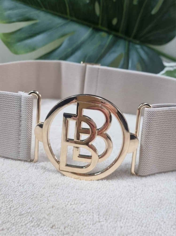pasek-bb-duze-litery-bezowy-jasny-gold-zlota-klamra-szeroka-guma-regulowany-elegancki-modny-dodatek-stylowy-klasyczny-butik-szykownia-1