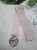 pasek-bb-duze-litery-rozowe-zloto-blyszczacy-blysk-zlota-nitka-klamra-szeroka-guma-regulowany-elegancki-modny-dodatek-stylowy-klasyczny-butik-szykownia-2