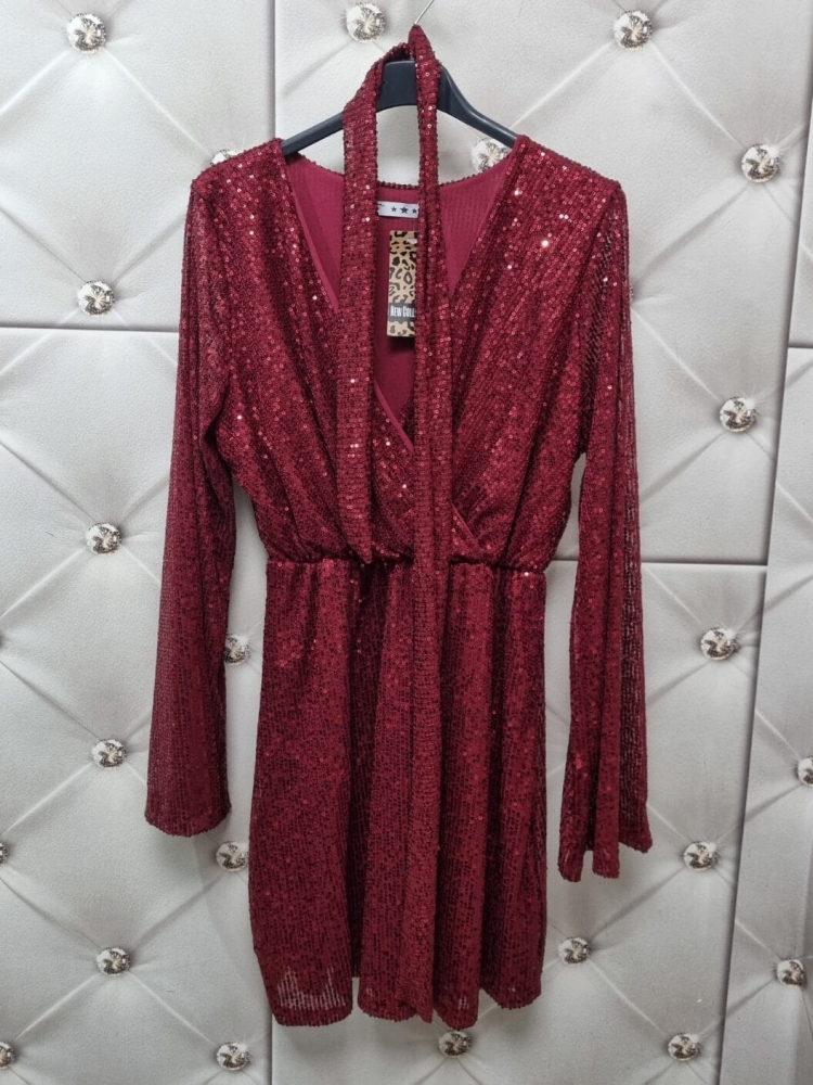 sukienka-koktajlowa-bordowa-cekinowa-wloska-dekolt-v-gumka-w-pasie-pasek-dlugie-rekawy-imprezowa-karnawal-butik-szykownia-10