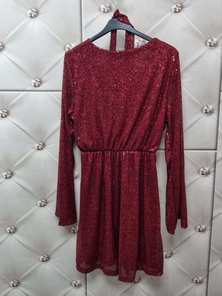 sukienka-koktajlowa-bordowa-cekinowa-wloska-dekolt-v-gumka-w-pasie-pasek-dlugie-rekawy-imprezowa-karnawal-butik-szykownia-14