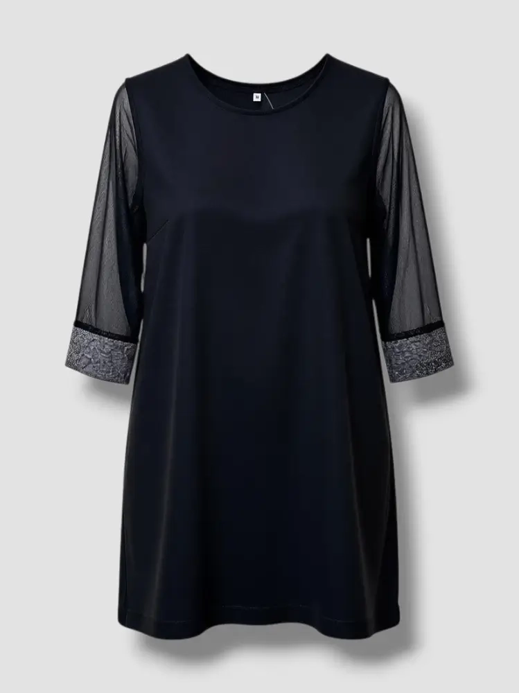 sukienka-zahi-plus-size-czarna-litera-a-okragly-dekolt-tiulowy-rekaw-srebrny-brokat-polska-produkcja-elastyczna-maskujaca-elegancka-butik-szykownia-3