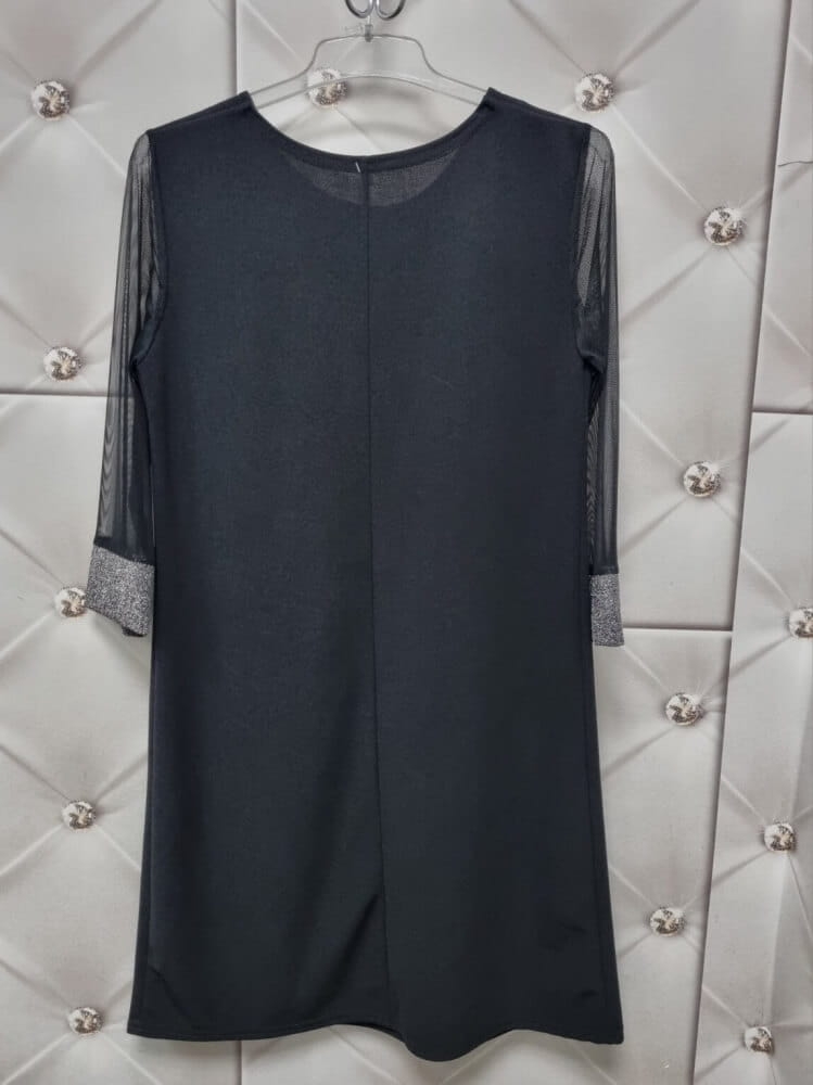 sukienka-zahi-plus-size-czarna-litera-a-okragly-dekolt-tiulowy-rekaw-srebrny-brokat-polska-produkcja-elastyczna-maskujaca-elegancka-butik-szykownia-13