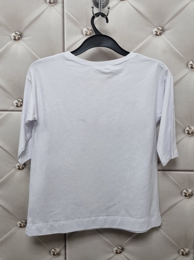 bluzka-tshirt-dziewczyna-twarz-kwiat-czekoladowy-madnes-polska-produkcja-dekolt-okragly-rekaw-3-4-biala-bawelna-elastyczna-jakosc-premium-butik-szykownia-10