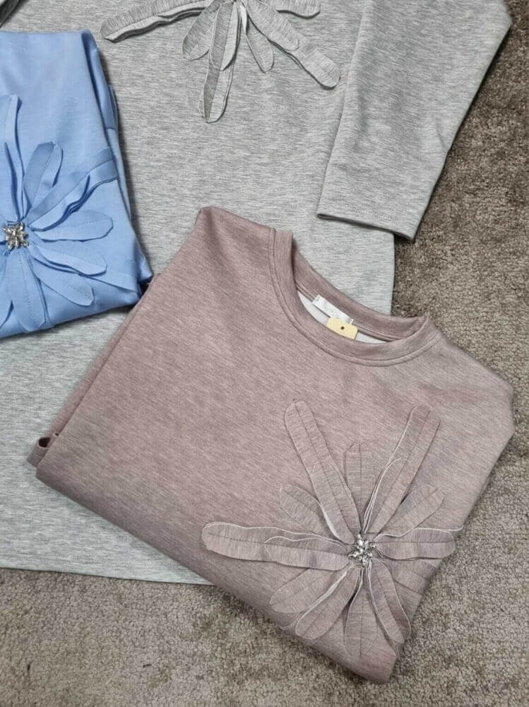 sukienka-soft-bloom-pudrowo-bezowa-asymetryczna-kwiat-maselko-kieszenie-elegancka-sportowa-wygodna-elastyczna-butik-szykownia-8