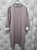 sukienka-soft-bloom-pudrowo-bezowa-asymetryczna-kwiat-maselko-kieszenie-elegancka-sportowa-wygodna-elastyczna-butik-szykownia-11