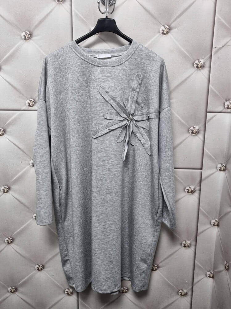 sukienka-soft-bloom-szara-asymetryczna-kwiat-maselko-kieszenie-elegancka-sportowa-wygodna-elastyczna-butik-szykownia-8