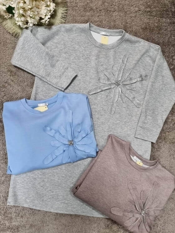 sukienka-soft-bloom-szara-asymetryczna-kwiat-maselko-kieszenie-elegancka-sportowa-wygodna-elastyczna-butik-szykownia-12