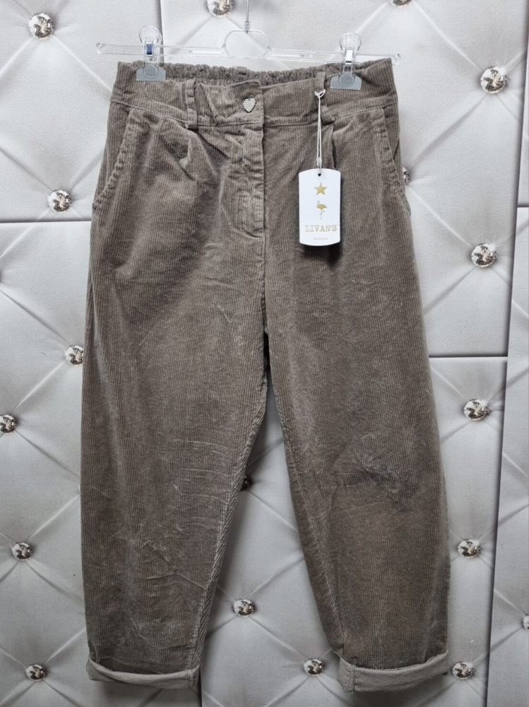 spodnie-sztruksowe-bloom-mom-fit-oversize-fango-bawelna-elastan-luzne-podwijane-nogawki-elastyczny-pas-kieszenie-wiosna-butik-szykownia-8