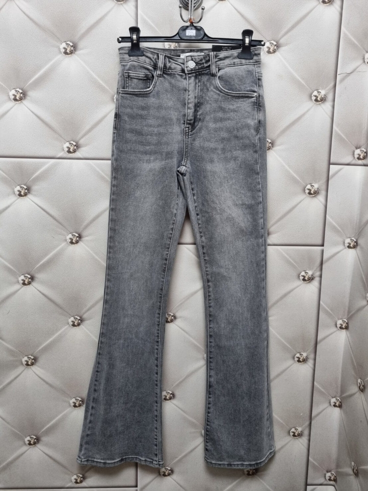 spodnie-jeansy-laulia-t267-19-flare-szare-przecierane-elastyczne-cienki-jeans-wysmuklajace-nogi-wygodne-kobiece-butik-szykownia-8