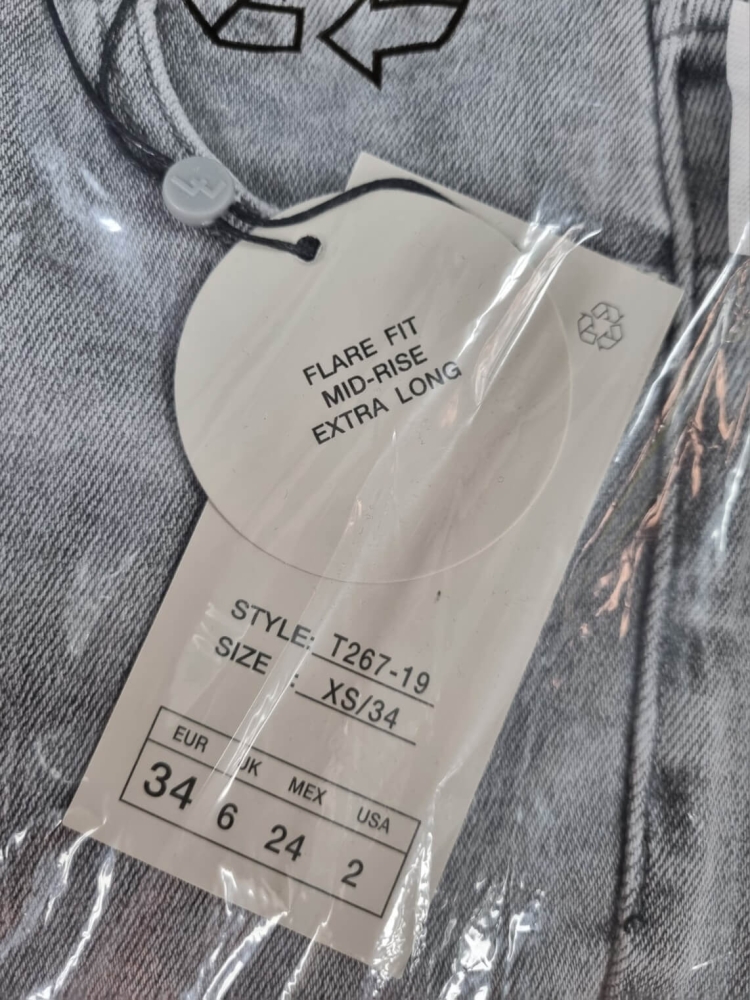 spodnie-jeansy-laulia-t267-19-flare-szare-przecierane-elastyczne-cienki-jeans-wysmuklajace-nogi-wygodne-kobiece-butik-szykownia-10