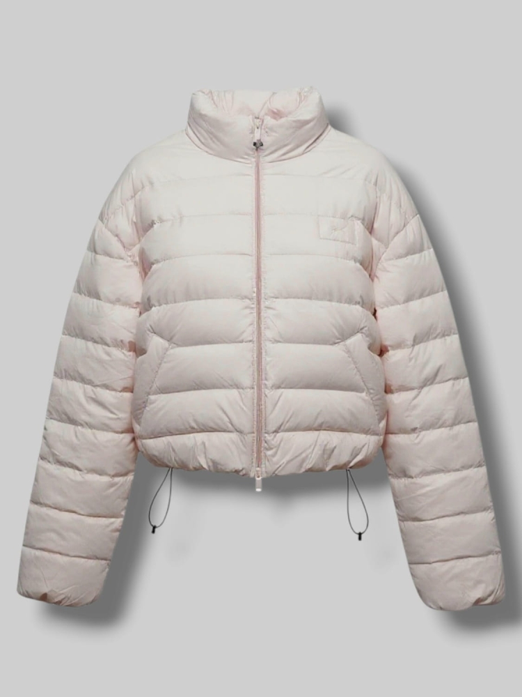 kurtka-przejsciowa-stojka-oversize-pastelowy-rozowy-puder-krotka-lekka-regulowany-dol-stojka-zamek-kieszenie-puch-kaczy-pierze-damska-butik-szykownia-4