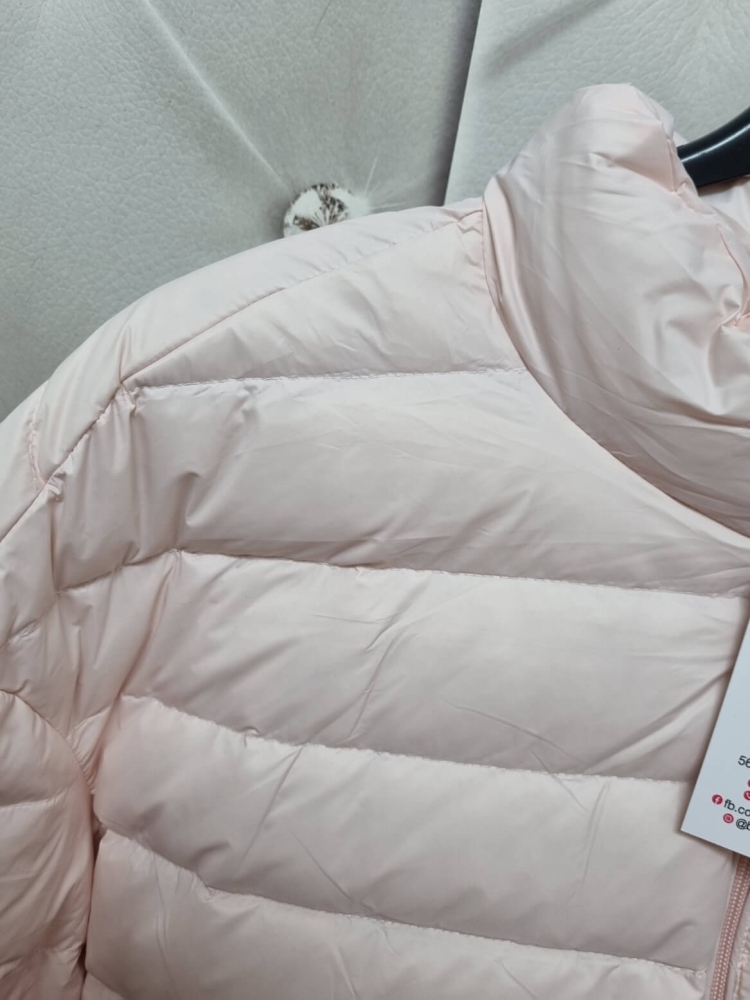 kurtka-przejsciowa-stojka-oversize-pastelowy-rozowy-puder-krotka-lekka-regulowany-dol-stojka-zamek-kieszenie-puch-kaczy-pierze-damska-butik-szykownia-6