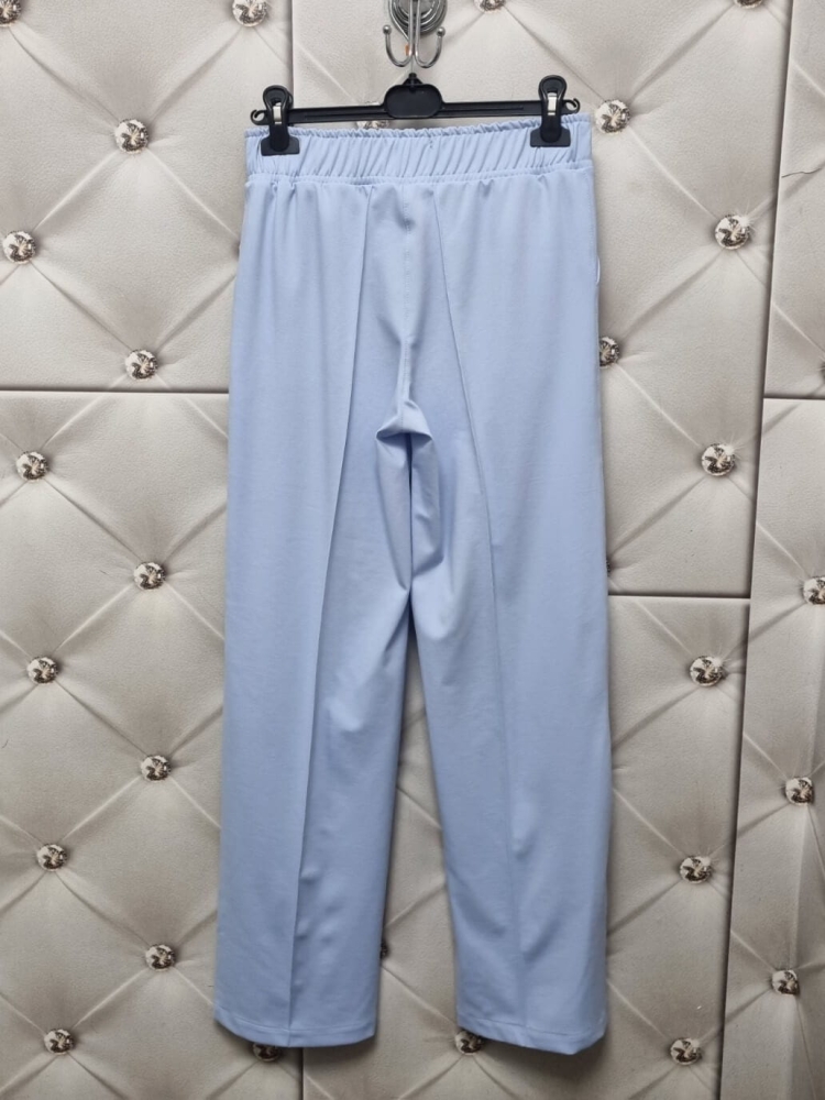 spodnie-novum-klamra-bb-niebieski-baby-blue-szerokie-proste-eleganckie-damskie-polska-produkcja-elastyczne-wiskoza-wiosenne-butik-szykownia-10