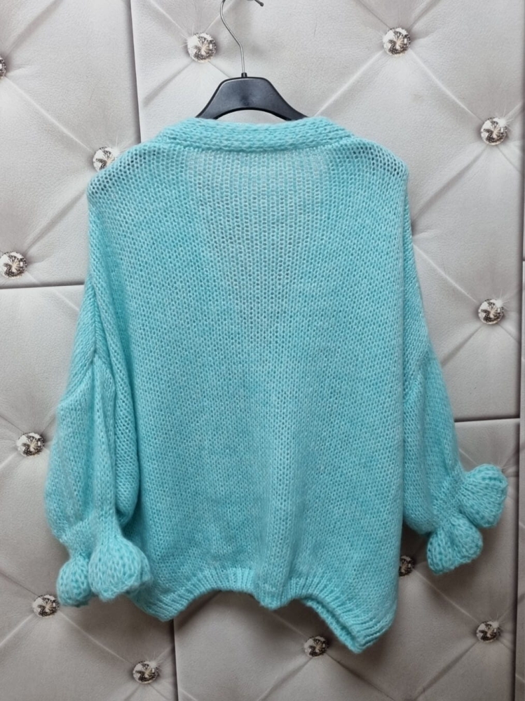 sweter-rozpinany-kardigan-nerisa-chic-mietowy-oversize-zlote-guziki-dekolt-serek-rekawy-falbanka-damski-butik-szykownia-5