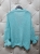 sweter-rozpinany-kardigan-nerisa-chic-mietowy-oversize-zlote-guziki-dekolt-serek-rekawy-falbanka-damski-butik-szykownia-5