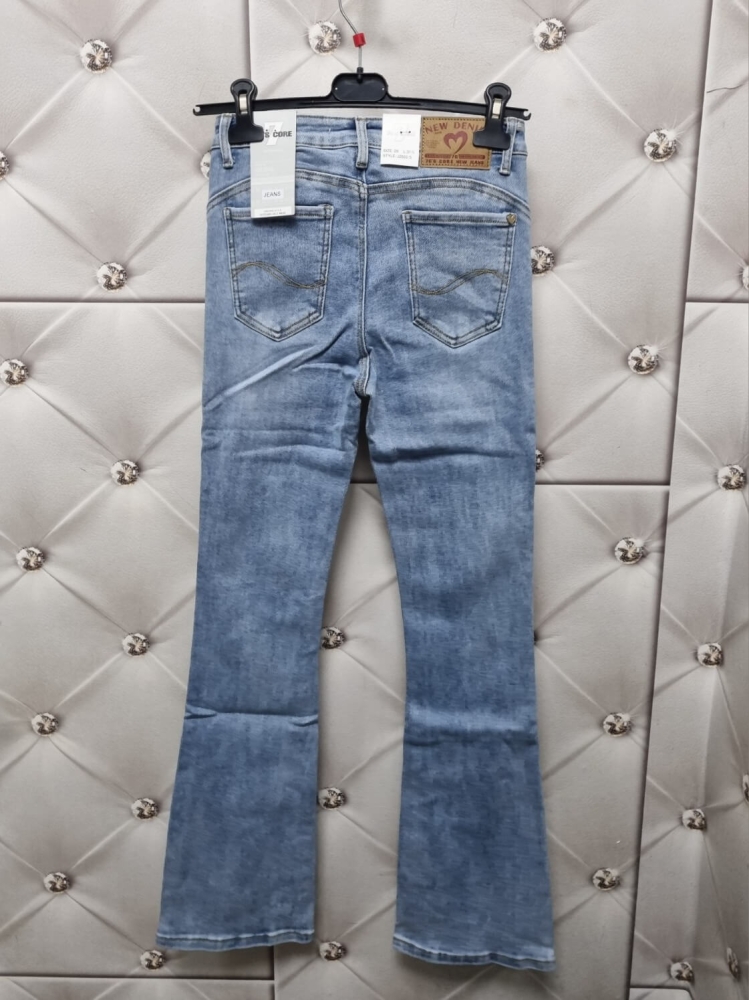 jeansy-damskie-flare-rozszerzane-nogawki-bootcut-denim-elastyczne-model-j2503-5-7gs-core-niebieskie-przecierane-wysoki-stan-wiosenne-spodnie-damskie-modne-butik-szykownia-11