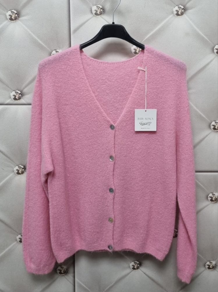 sweter-kardigan-rozpinany-alpaka-babyalpaka-rozowy-pastelowy-v-dekolt-guziki-miekki-wloski-butik-szykownia-10