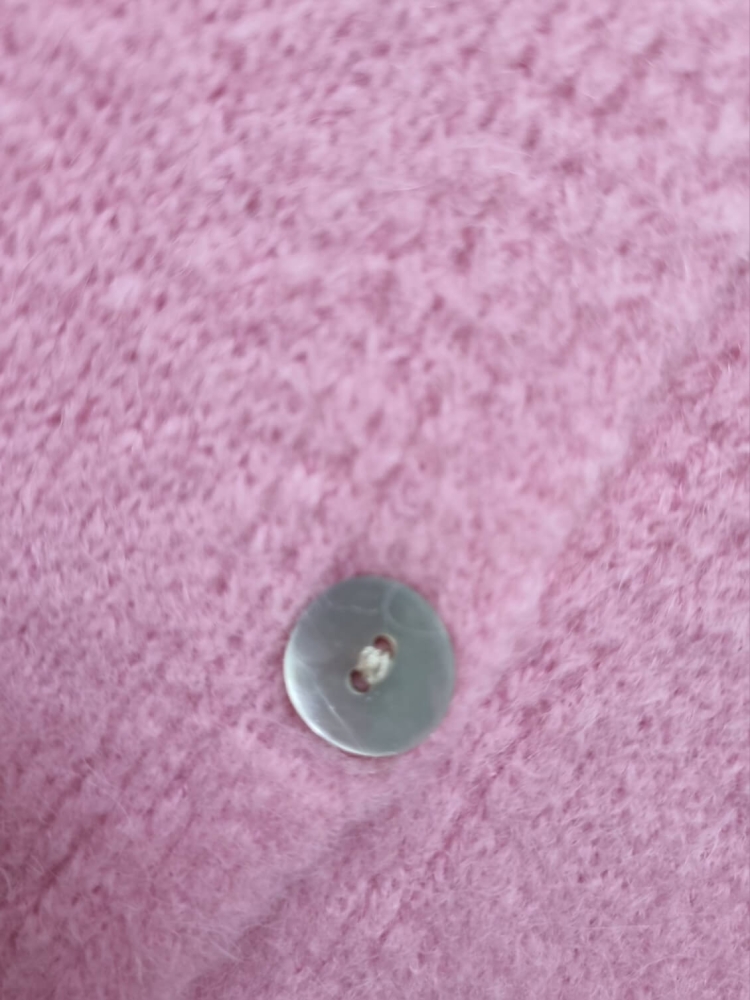 sweter-kardigan-rozpinany-alpaka-babyalpaka-rozowy-pastelowy-v-dekolt-guziki-miekki-wloski-butik-szykownia-11