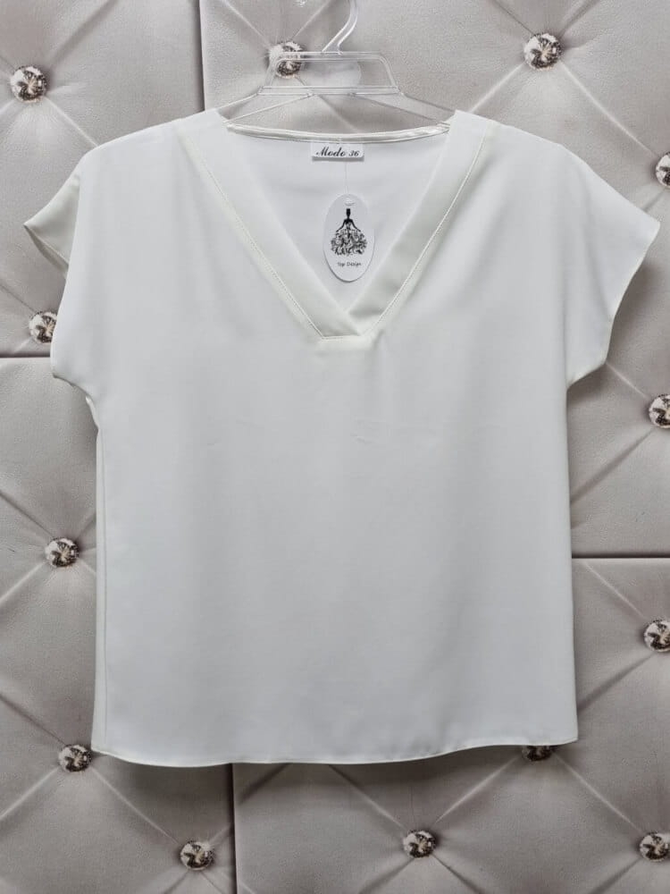 bluzka-bianca-damska-biala-madex-modo-polska-produkcja-dekolt-v-krotki-rekaw-wiskoza-elegancka-codzienna-pod-marynarke-lekka-przewiewna-plus-small-size-butik-szykownia-7