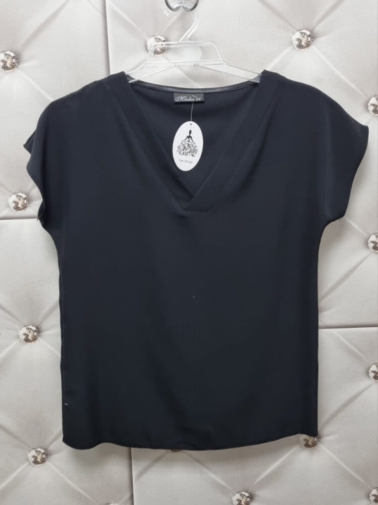 bluzka-bianca-damska-czarna-madex-modo-polska-produkcja-dekolt-v-krotki-rekaw-wiskoza-elegancka-codzienna-pod-marynarke-lekka-przewiewna-plus-small-size-butik-szykownia-7