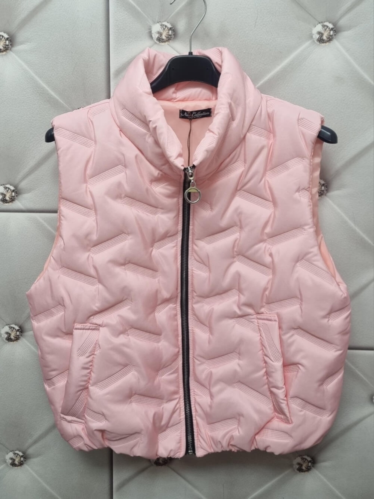 kamizelka-astra-pastelowa-różowa-pikowana-krotka-stojka-zamek-kieszenie-gumka-dol-nylon-poliester-lekka-wiosenna-damska-modna-butik-szykownia-8