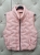 kamizelka-astra-pastelowa-różowa-pikowana-krotka-stojka-zamek-kieszenie-gumka-dol-nylon-poliester-lekka-wiosenna-damska-modna-butik-szykownia-8