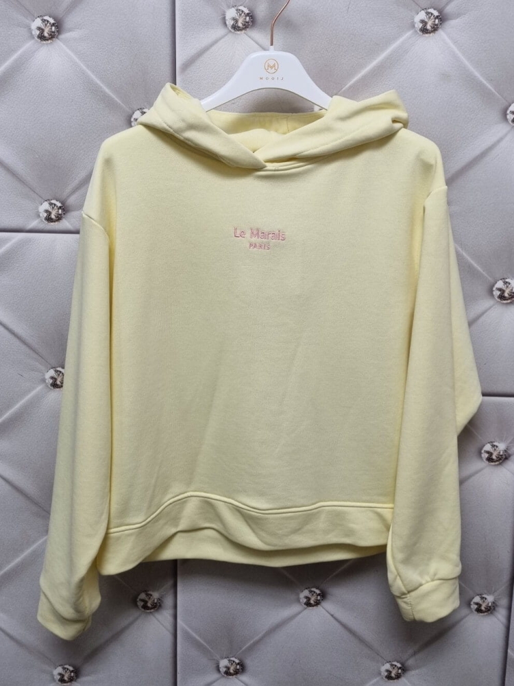 dres-damski-komplet-oversize-mooij-le-marais-paris-bluza-z-kapturem-spodnie-balloon-pastelowy-zolty-bawelna-haft-logo-wygodny-modny-wiosenny-komplet-dresowy-damski-styl-casual-premium-butik-szykownia-12