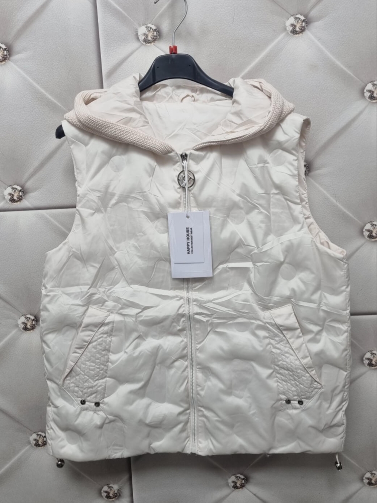 kamizelka-iris-happy-house-ecru-smietankowa-pikowana-bezrekawnik-damski-kaptur-sweterkowy-lekka-wiosenna-regulowana-modna-elegancka-butik-szykownia-9