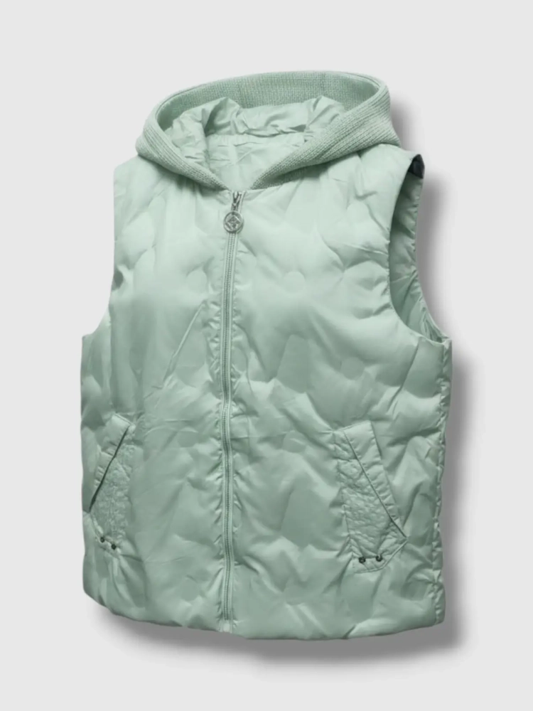 kamizelka-iris-happy-house-mietowa-pistacja-pikowana-bezrekawnik-damski-kaptur-sweterkowy-lekka-wiosenna-regulowana-modna-elegancka-butik-szykownia-4
