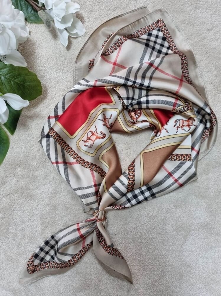 gawroszka-marine-apaszka-damska-silk-czarny-bez-czerwony-zloty-apaszka-elegancka-chusta-na-szyje-apaszka-do-torebki-apaszka-retro-apaszka-klasyczna-apaszka-wzorzysta-butik-szykownia-3