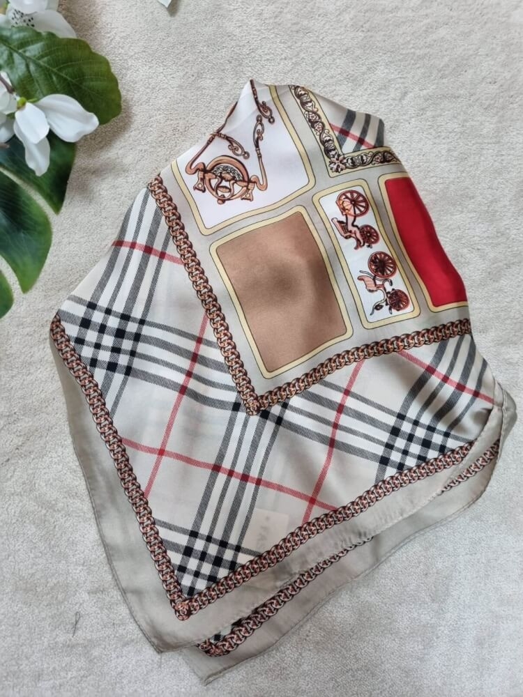 gawroszka-marine-apaszka-damska-silk-czarny-bez-czerwony-zloty-apaszka-elegancka-chusta-na-szyje-apaszka-do-torebki-apaszka-retro-apaszka-klasyczna-apaszka-wzorzysta-butik-szykownia-6