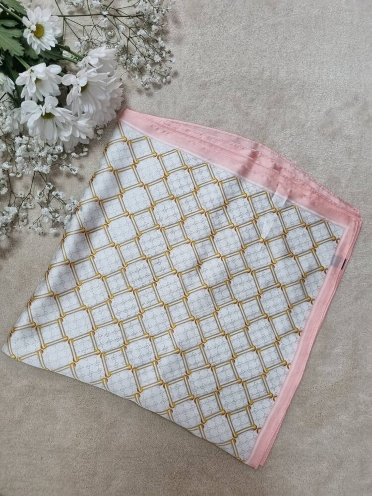 gawroszka-marine-apaszka-damska-silk-bialy-zloty-pudrowy-roz-apaszka-elegancka-chusta-na-szyje-apaszka-do-torebki-apaszka-retro-apaszka-klasyczna-apaszka-wzorzysta-butik-szykownia-5