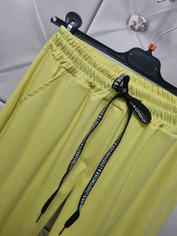 spodnie-kayax-maselko-cygaretki-zolte-elastyczne-spodnie-damskie-cygaretki-dresowe-eleganckie-spodnie-na-gumie-spodnie-z-troczkiem-spodnie-casual-wygodne-spodnie-damskie-bawelna-elastan-butik-szykownia-8