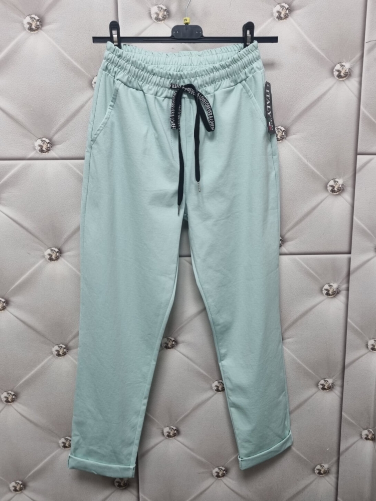 spodnie-kayax-maselko-cygaretki-pistacja-mieta-pastelowe-elastyczne-spodnie-damskie-cygaretki-dresowe-eleganckie-spodnie-na-gumie-spodnie-z-troczkiem-spodnie-casual-wygodne-spodnie-damskie-bawelna-elastan-butik-szykownia-9