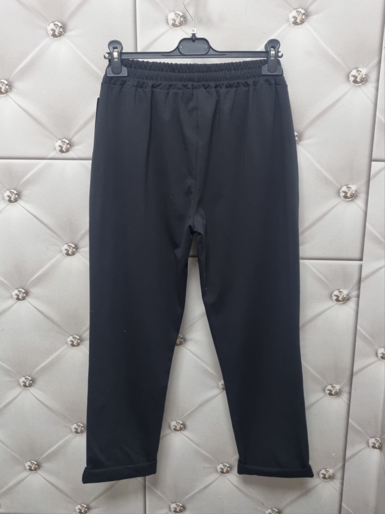 spodnie-kayax-maselko-cygaretki-czarne-elastyczne-spodnie-damskie-cygaretki-dresowe-eleganckie-spodnie-na-gumie-spodnie-z-troczkiem-spodnie-casual-wygodne-spodnie-damskie-bawelna-elastan-butik-szykownia-9
