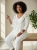 bluzka-oversize-bigsize-overchic-biala-smietankowa-duze-v-cekiny-polysk-wiskoza-elastan-wiosna-lato-elegancka-komfortowa-butik-szykownia-2