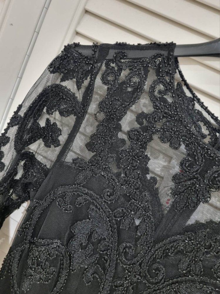sukienka-koronkowa-ditesy-czarna-xxs-metka-s-koraliki-rekaw-7-8-elegancka-wieczorowa-zamek-tyl-malo-elastyczna-modadamska-butik-szykownia-8