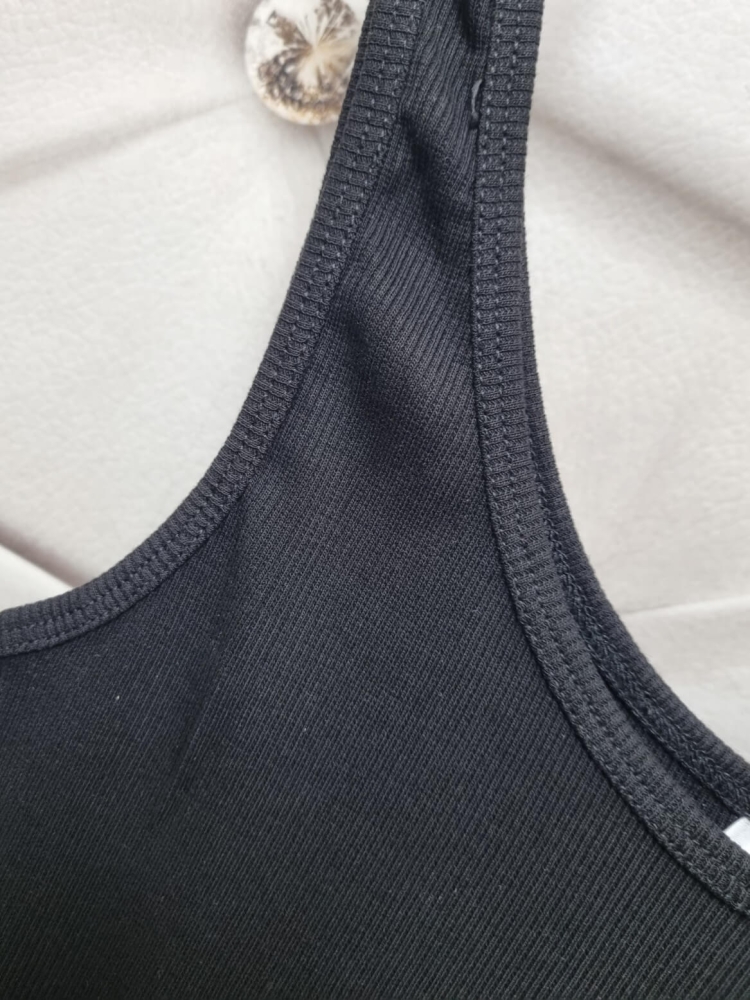 bluzka-top-bokserka-latynka-czarna-prazkowana-bawelna-elastan-na-ramiaczkach-damska-letnia-baza-s-m-l-xl-2xl-butik-szykownia-9