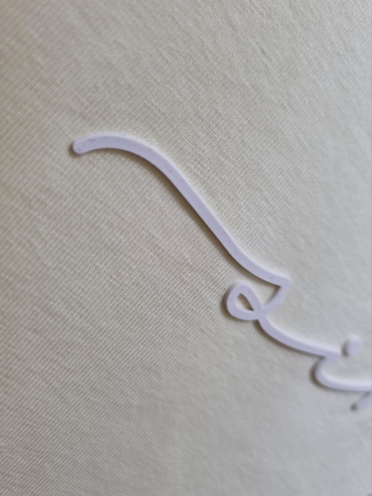 bluzka-tshirt-simple-latynka-pastelowy-zolty-napis-bialy-small-size-bawelna-elastan-minimalistyczny-basic-krotki-rekaw-okragly-dekolt-polska-produkcja-butik-szykownia-2026-13