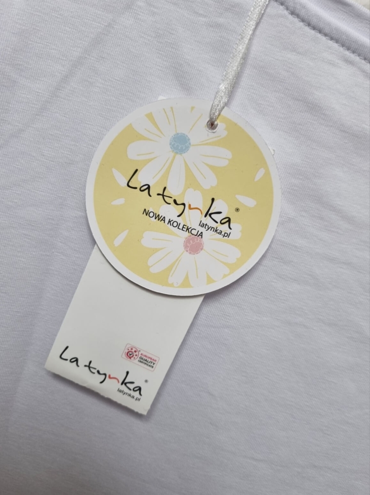 bluzka-tshirt-simple-latynka-biala-napis-bezowy-small-size-bawelna-elastan-minimalistyczny-basic-krotki-rekaw-okragly-dekolt-polska-produkcja-kolekcja-wiosna-2026-butik-szykownia-7