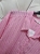 koszula-stripe-latynka-rozowa-pink-bawelna-oversize-pionowe-bezowe-paski-pognieciona-struktura-kieszonka-tyl-zakladka-100-bawelna-kolekcja-wiosna-2026-butik-szykownia-8