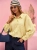 koszula-stripe-latynka-zolta-cytrynowa-yellow-bawelna-oversize-pionowe-bezowe-paski-pognieciona-struktura-kieszonka-tyl-zakladka-100-bawelna-kolekcja-wiosna-2026-butik-szykownia-2
