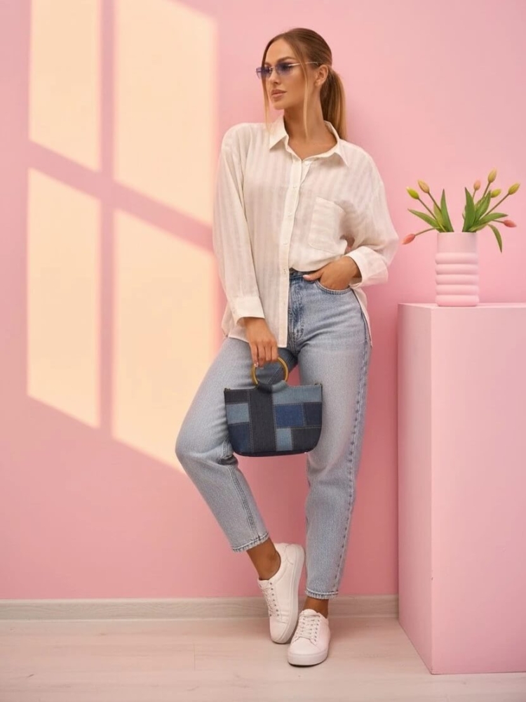 koszula-stripe-latynka-biala-white-bawelna-oversize-pionowe-bezowe-paski-pognieciona-struktura-kieszonka-tyl-zakladka-100-bawelna-kolekcja-wiosna-2026-butik-szykownia-6