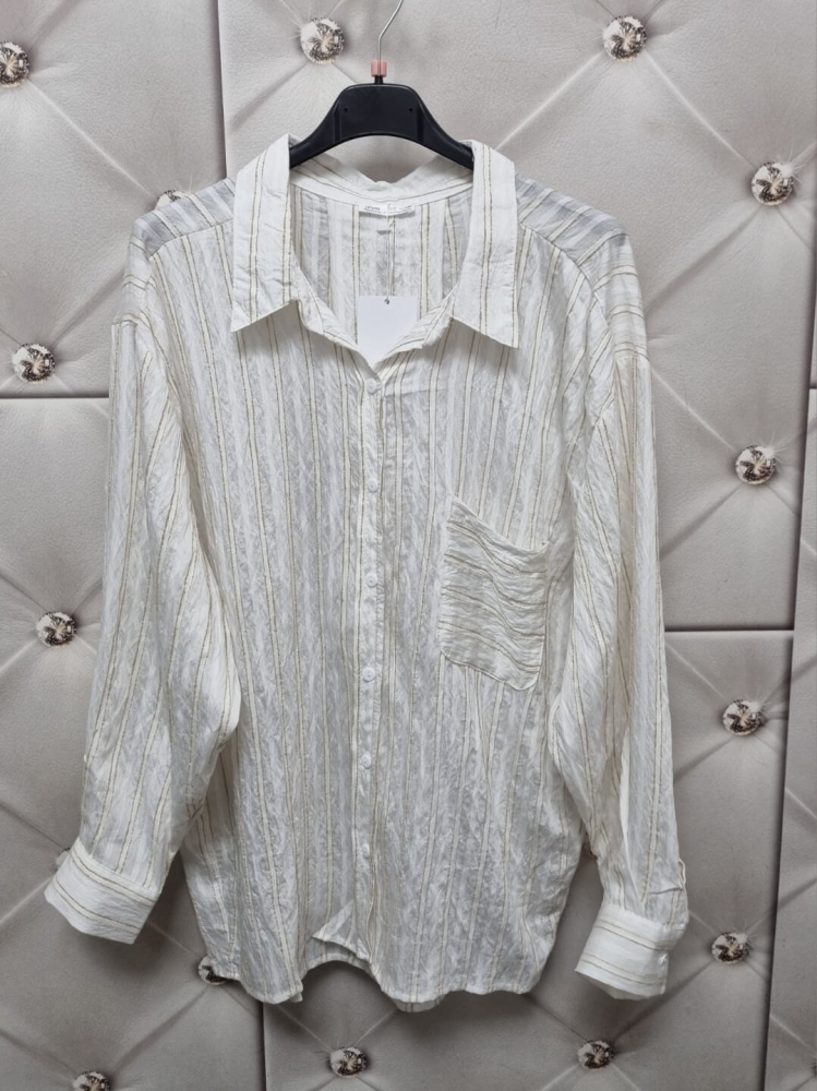 koszula-stripe-latynka-biala-white-bawelna-oversize-pionowe-bezowe-paski-pognieciona-struktura-kieszonka-tyl-zakladka-100-bawelna-kolekcja-wiosna-2026-butik-szykownia-8