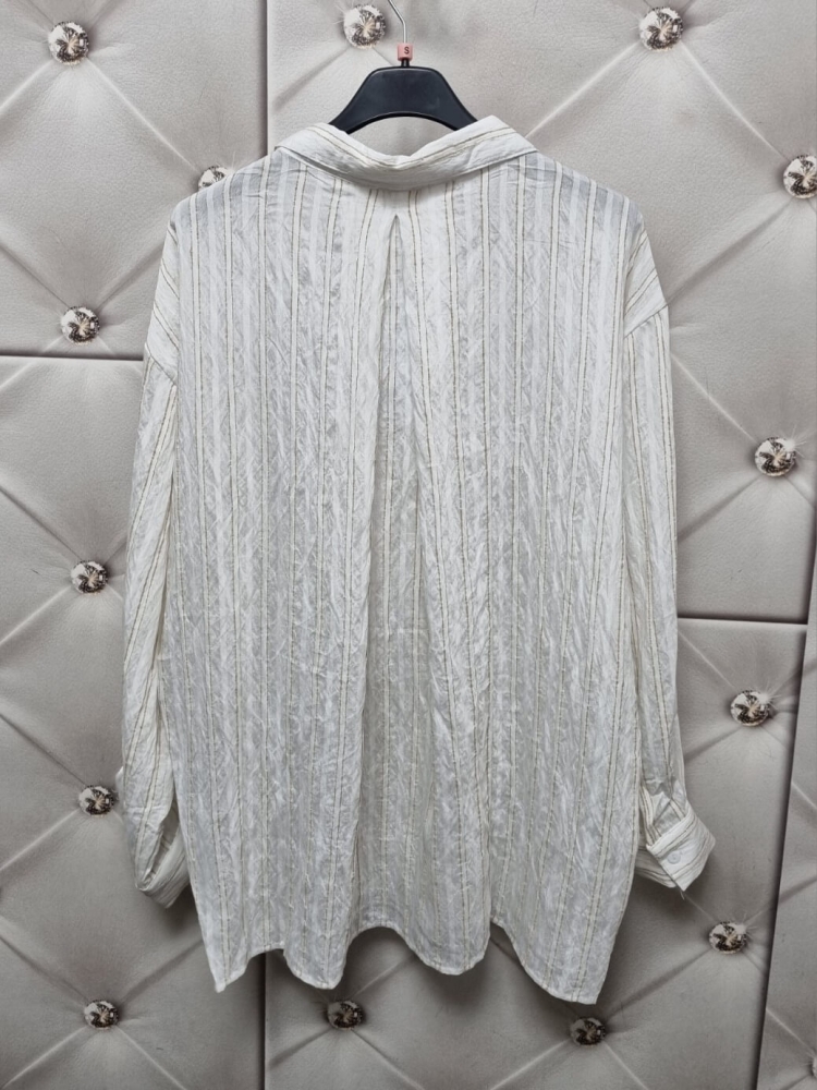 koszula-stripe-latynka-biala-white-bawelna-oversize-pionowe-bezowe-paski-pognieciona-struktura-kieszonka-tyl-zakladka-100-bawelna-kolekcja-wiosna-2026-butik-szykownia-10
