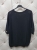 lekki-sweter-niciak-latynka-czarny-dekolt-okragly-rekaw-3-4-zloty-guzik-cienki-elastyczny-100-polyelyt-mikrowloknina-wiosenny-damski-butik-szykownia-8