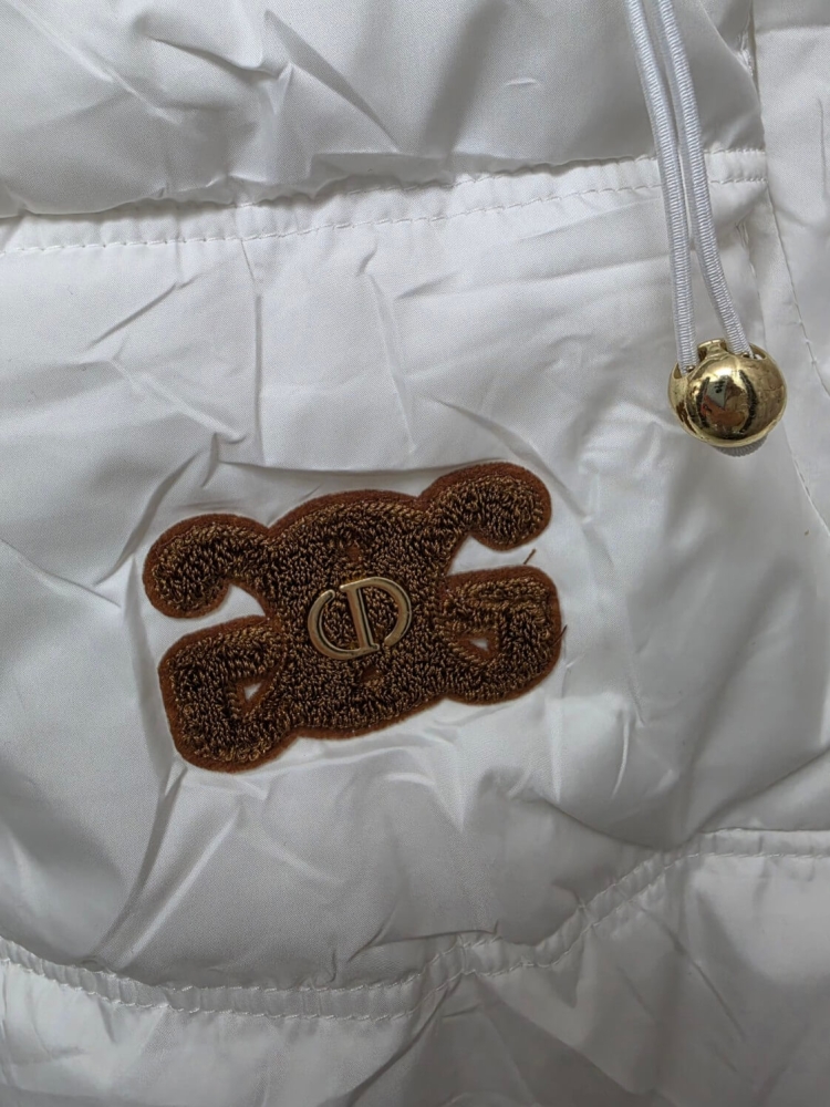 kamizelka-wiosenna-damska-biala-happy-house-lekka-z-kapturem-odpinanym-stojka-zamek-kieszenie-regulacja-bokow-marszczenia-styl-sportowa-elegancja-butik-szykownia-10