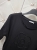 bluzka-kwiat-3d-latynka-czarna-tshirt-damski-bawelna-elastan-aplikacja-kwiat-3d-krotki-rekaw-polska-produkcja-rozmiary-standardowe-i-nadwymiary-modna-bluzka-damska-wiosna-butik-szykownia-8